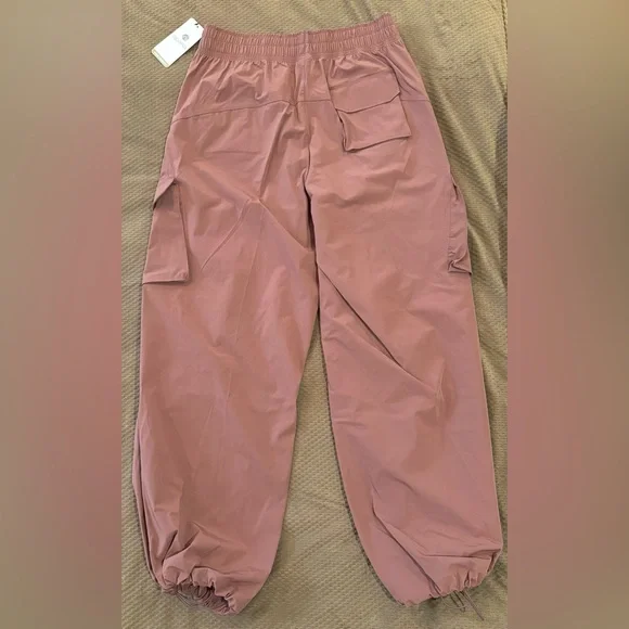 NWT Apana Terra Clay Yoga Lifestyle Cargo Parachute Pants - S - Picture 3 of 8